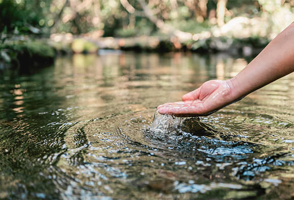 Hand Lapping Clean Water