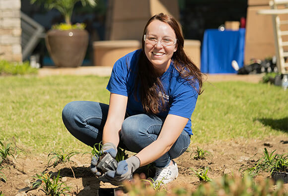 Dominion Energy Employee Performing Community Service