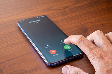 Scammer Calling Mobile Phone
